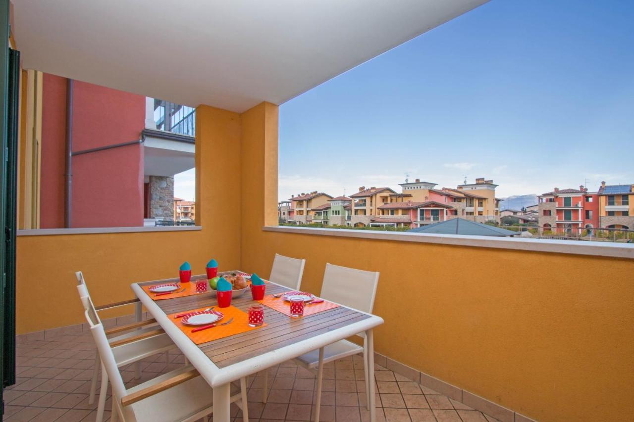 Baglio Degli Ulivi 3 Apartment By Wonderful Italy Sirmione Buitenkant foto